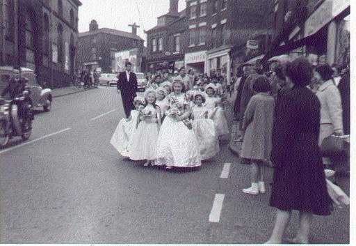 RUNCORN BRIDGE STREET 1964 PHOTO DORIS WILDING