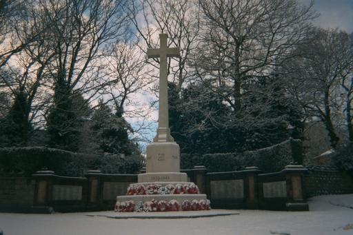 RUNCORN CENOTAPH DEC 2000