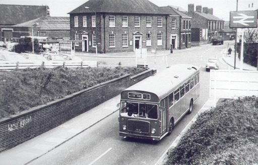 RUNCORN LOWLANDS RD LABOUR EX RAILWAY PUB 1960